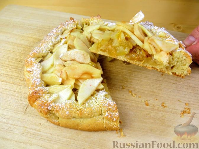 Нежный пирог с грушами и яблоками в духовке