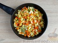 Фото приготовления рецепта: Тушёные овощи с жареной манкой - шаг №8