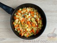 Фото приготовления рецепта: Тушёные овощи с жареной манкой - шаг №9