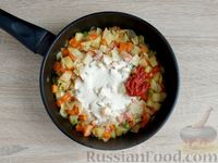 Фото приготовления рецепта: Тушёные овощи с жареной манкой - шаг №11