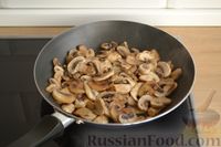 Фото приготовления рецепта: Бризоль с начинкой из грибов и солёных огурцов - шаг №3