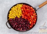 Фото приготовления рецепта: Рубленая говядина с фасолью и овощами - шаг №7