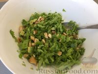 Фото приготовления рецепта: Салат из курицы с авокадо и лаймом - шаг №10