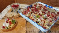 Фото к рецепту: Закусочный салат с селёдкой, картофелем и клюквой