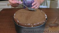 Фото приготовления рецепта: Сливочно-творожный торт из печенья (без выпечки) - шаг №10