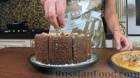 Фото приготовления рецепта: Сливочно-творожный торт из печенья (без выпечки) - шаг №11