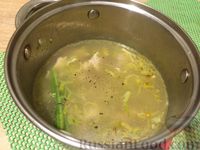 Фото приготовления рецепта: Английский куриный суп с рисом и сыром - шаг №9
