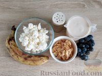 Фото приготовления рецепта: Творожный смузи-боул с ряженкой, бананом и кукурузными хлопьями - шаг №1