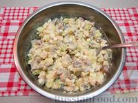 Фото приготовления рецепта: Салат из сельди с картофелем и яблоком - шаг №15