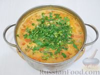 Фото приготовления рецепта: Густой гороховый суп со свининой и копченой курицей - шаг №15