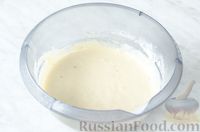 Фото приготовления рецепта: Оладьи с колбасой и сыром - шаг №4