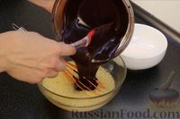 Фото приготовления рецепта: Шоколадный пирог "Дабл" - шаг №4
