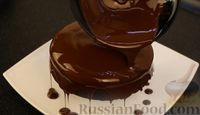 Фото приготовления рецепта: Шоколадный пирог "Дабл" - шаг №13