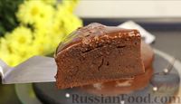 Фото приготовления рецепта: Шоколадный пирог "Дабл" - шаг №16