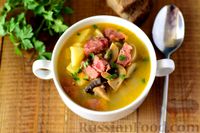 Фото приготовления рецепта: Сырный суп с грибами и копчёной колбасой - шаг №12