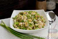 Фото к рецепту: Салат со шпротами, кукурузой и солёными огурцами