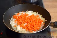 Фото приготовления рецепта: Куриный суп с пшеном и перепелиными яйцами - шаг №3