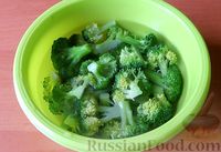 Фото приготовления рецепта: Запеканка из брокколи с молоком, сливками и сыром - шаг №2