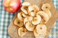 Фото приготовления рецепта: Яблочные чипсы в духовке - шаг №5