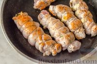 Фото приготовления рецепта: Рулетики из грудки индейки с грибами и сыром - шаг №17