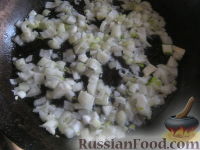 Фото приготовления рецепта: Теплый фасолевый салат с грибами и орехами - шаг №3
