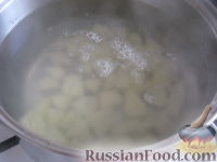 Фото приготовления рецепта: Суп картофельный со свежими грибами - шаг №3