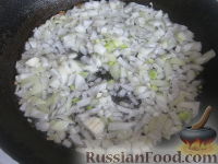 Фото приготовления рецепта: Суп картофельный со свежими грибами - шаг №5