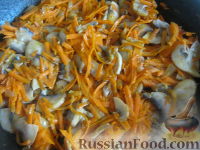 Фото приготовления рецепта: Суп картофельный со свежими грибами - шаг №8