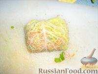 Фото приготовления рецепта: Голубцы из савойской капусты с мясо-грибной начинкой - шаг №12
