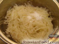 Фото приготовления рецепта: Хэшбраун - американские картофельные оладьи - шаг №5