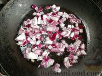 Фото приготовления рецепта: Салат с тунцом, рисом и овощами - шаг №5
