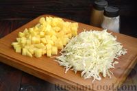 Фото приготовления рецепта: Борщ черниговский с кабачком и яблоком - шаг №7