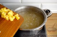 Фото приготовления рецепта: Борщ черниговский с кабачком и яблоком - шаг №8