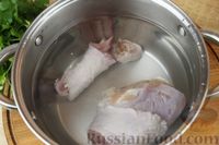 Фото приготовления рецепта: Сырный суп с индейкой, тыквой и редькой - шаг №2