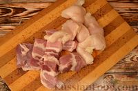 Фото приготовления рецепта: Суп из квашеной капусты со свининой, курицей и копчёными колбасками - шаг №2