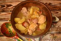 Фото приготовления рецепта: Суп из квашеной капусты со свининой, курицей и копчёными колбасками - шаг №13