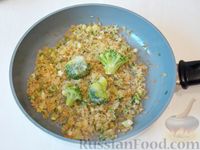 Фото приготовления рецепта: Филе трески с рисом и овощами - шаг №6