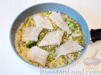 Фото приготовления рецепта: Филе трески с рисом и овощами - шаг №12