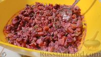 Фото приготовления рецепта: Салат с рыбой и варёными овощами - шаг №12