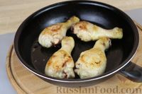 Фото приготовления рецепта: Курица в сливках с черносливом - шаг №4