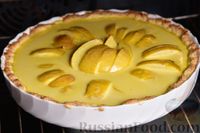 Фото приготовления рецепта: Яблочный пирог со сливочной заливкой - шаг №21