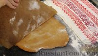 Фото приготовления рецепта: Торт "Медовик" за 4 дня, со сметанным кремом и черносливом - шаг №7