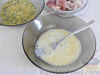 Фото приготовления рецепта: Запечённная курица в панировке из тыквенных семечек - шаг №5
