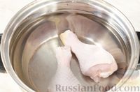 Фото приготовления рецепта: Холодная закуска «Яйца Фаберже» (заливное в яичной скорлупе) - шаг №2