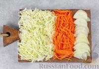 Фото приготовления рецепта: Острая маринованная капуста с овощами и лаймом - шаг №2