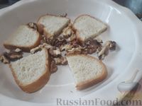 Фото приготовления рецепта: Намазка из плавленого сыра с огурцом и чесноком - шаг №7
