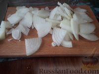 Фото приготовления рецепта: Свинина, запечённая с квашеной капустой и сладким перцем - шаг №3