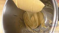 Фото приготовления рецепта: Закусочные профитроли с мясом, сыром и маринованными огурцами - шаг №4