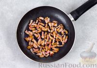 Фото приготовления рецепта: Брокколи с горчично-сливочным соусом, варёными яйцами и беконом - шаг №6
