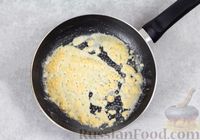 Фото приготовления рецепта: Брокколи с горчично-сливочным соусом, варёными яйцами и беконом - шаг №8